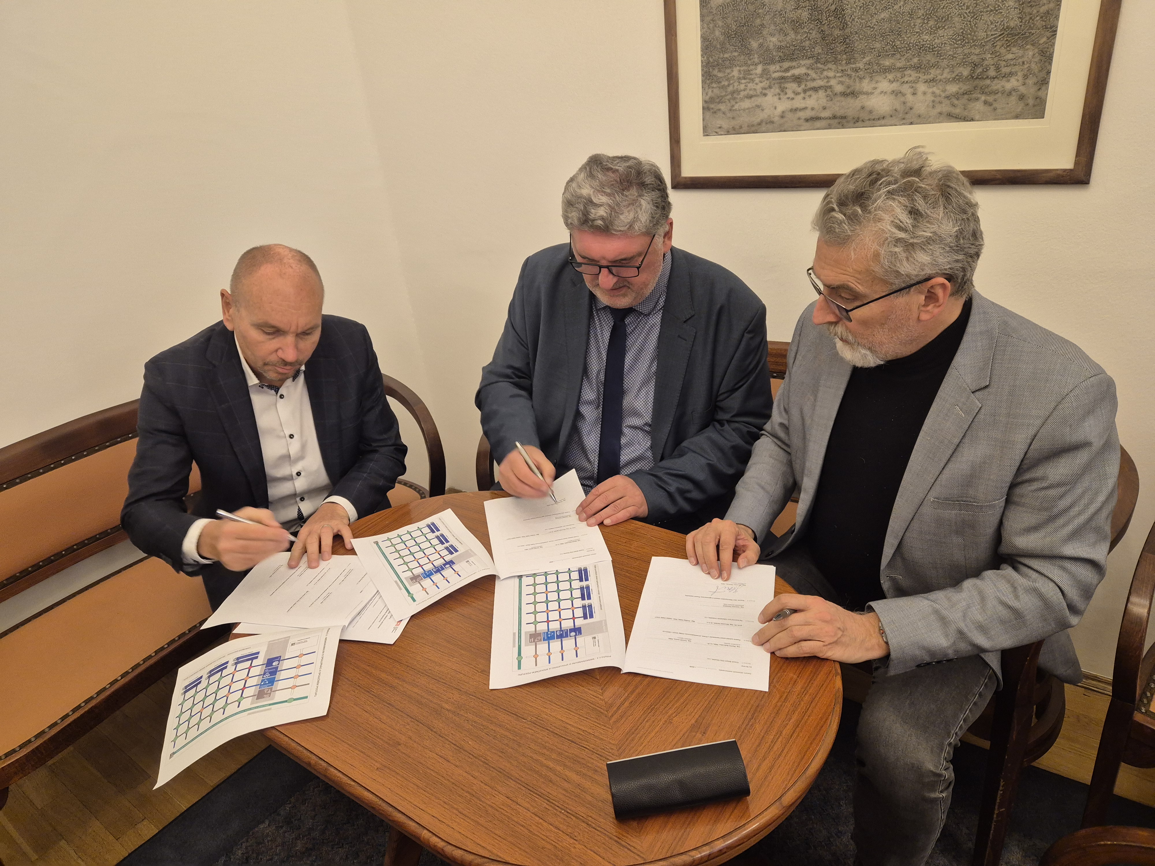  SO MOA podepsal memorandum o spolupráci v oblasti inteligentní a udržitelné mobility
